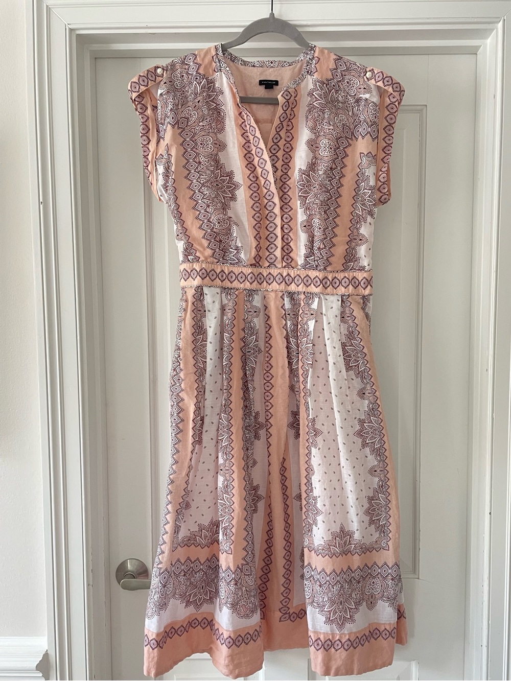 Ann Taylor Paisley Peach and Brown Dress Size 10 Button Closure